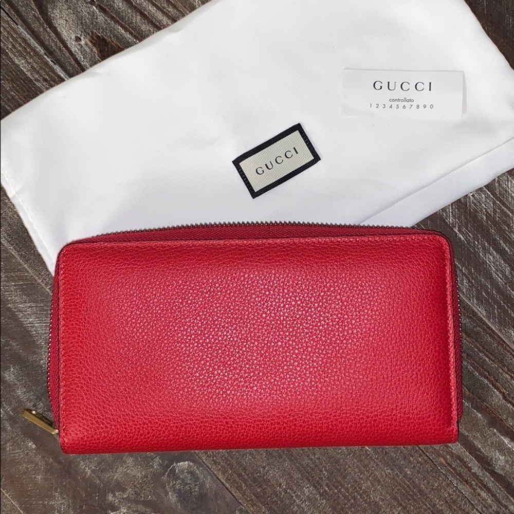 Gucci Red logo Zip-Around Wallet *One small flaw* - Picture 3 of 8